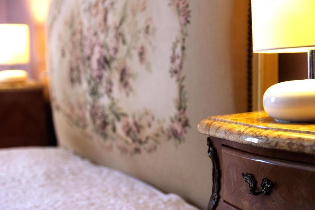 Hotel Du Cheval Blanc Saint-Rémy-de-Provence 객실 사진